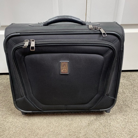 TravelPro Platinum Magna Deluxe Rolling Tote Carry-on w/Computer Sleeve Black - Picture 7 of 7